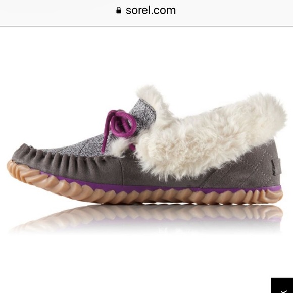 sorel moccasin slippers